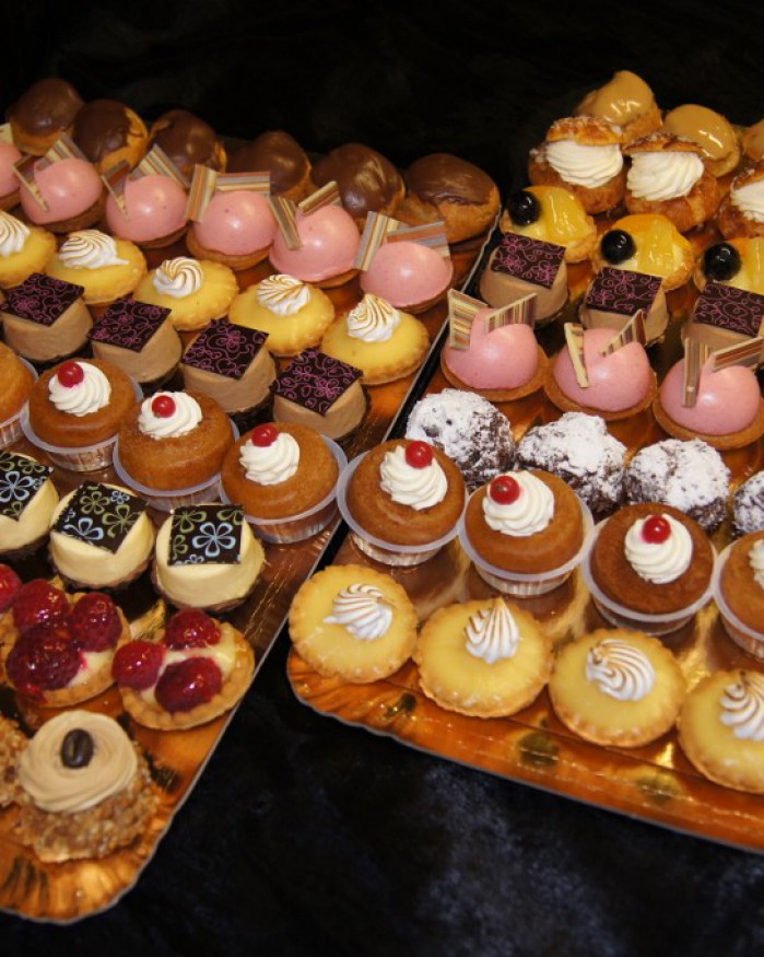 PLATEAU DE 24 MIGNARDISES