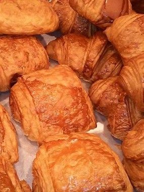 PAIN AU CHOCOLAT